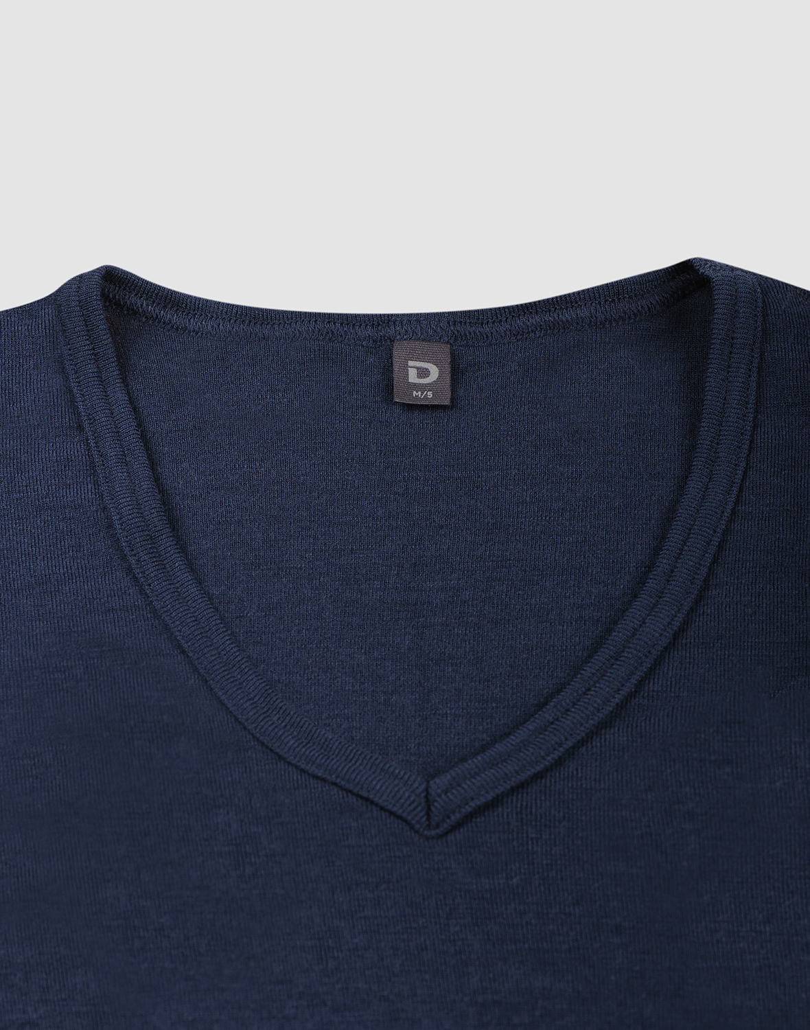T-shirt met v-hals van merinowol voor heren