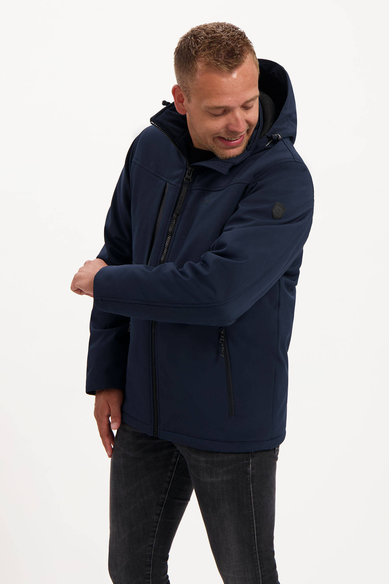 Kjelvik softshell jas Davin donkerblauw
