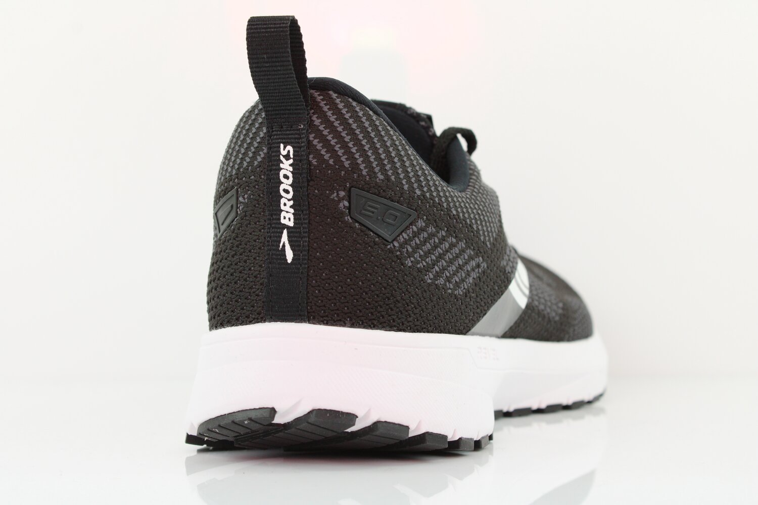 Brooks Revel 5