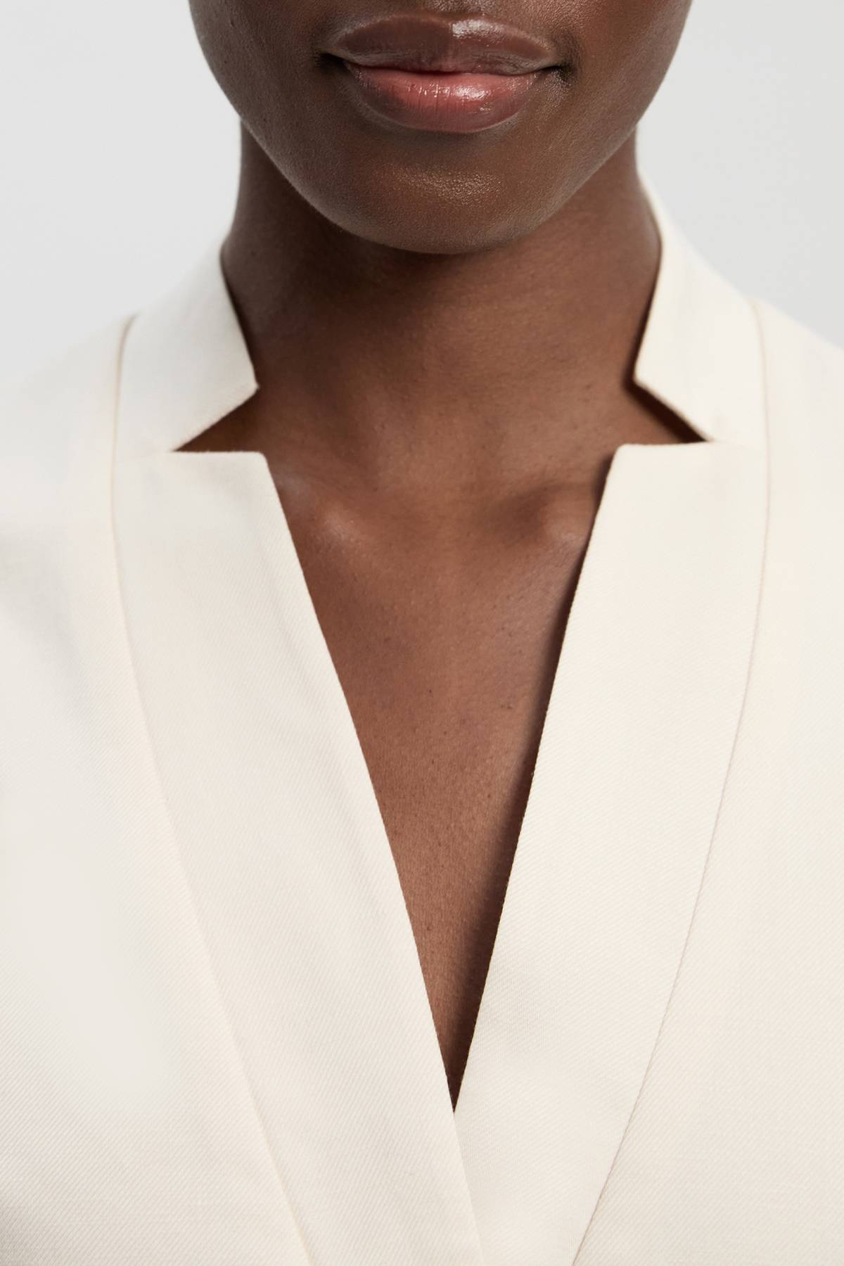 KarenMillen Robe Maxi Portefeuille en Lin Ajustée avec Ceinture Nouée - Petite Taille