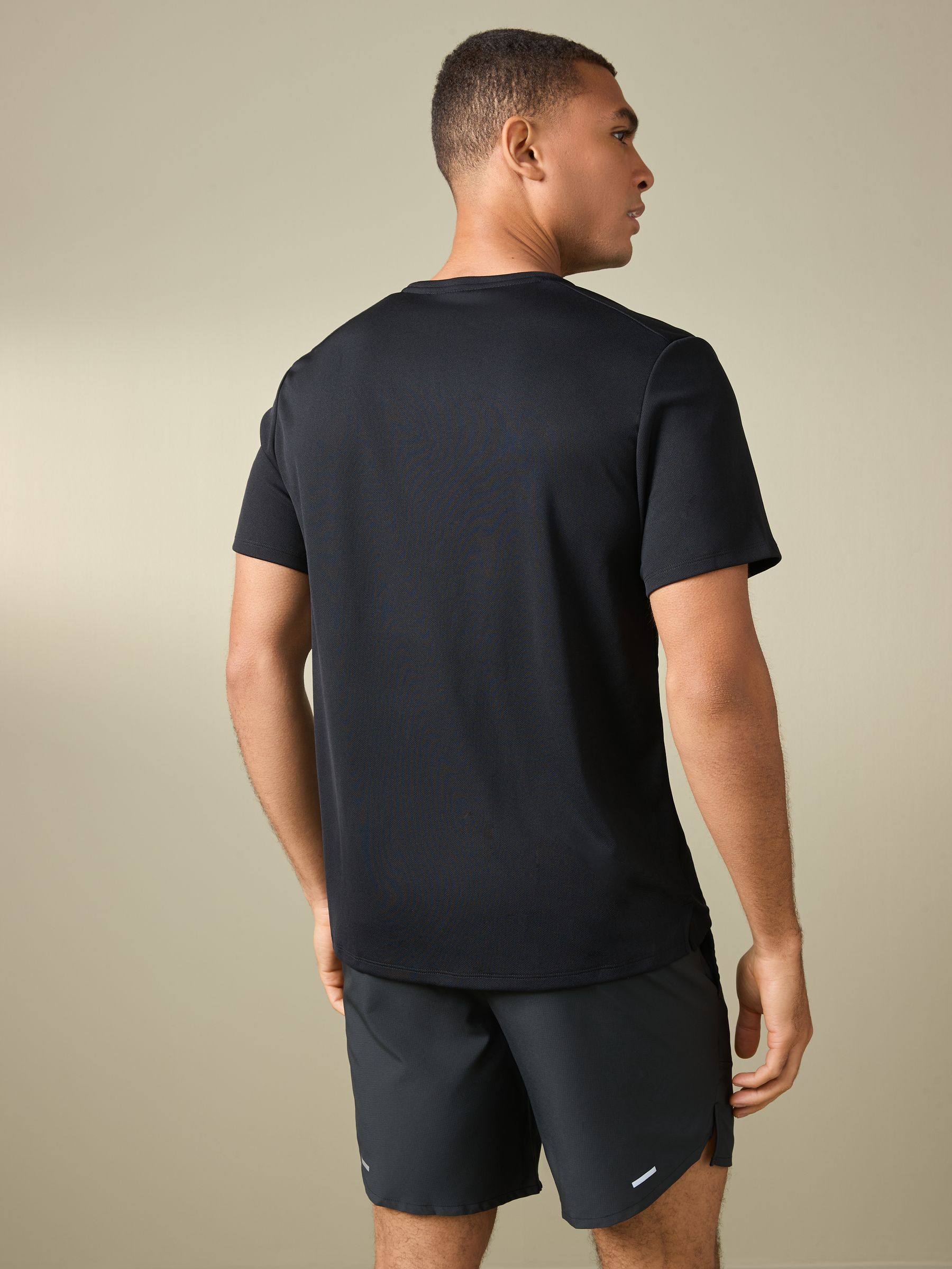Zwart - 7 inch - Nike Dri-FIT Stride hardloopshort