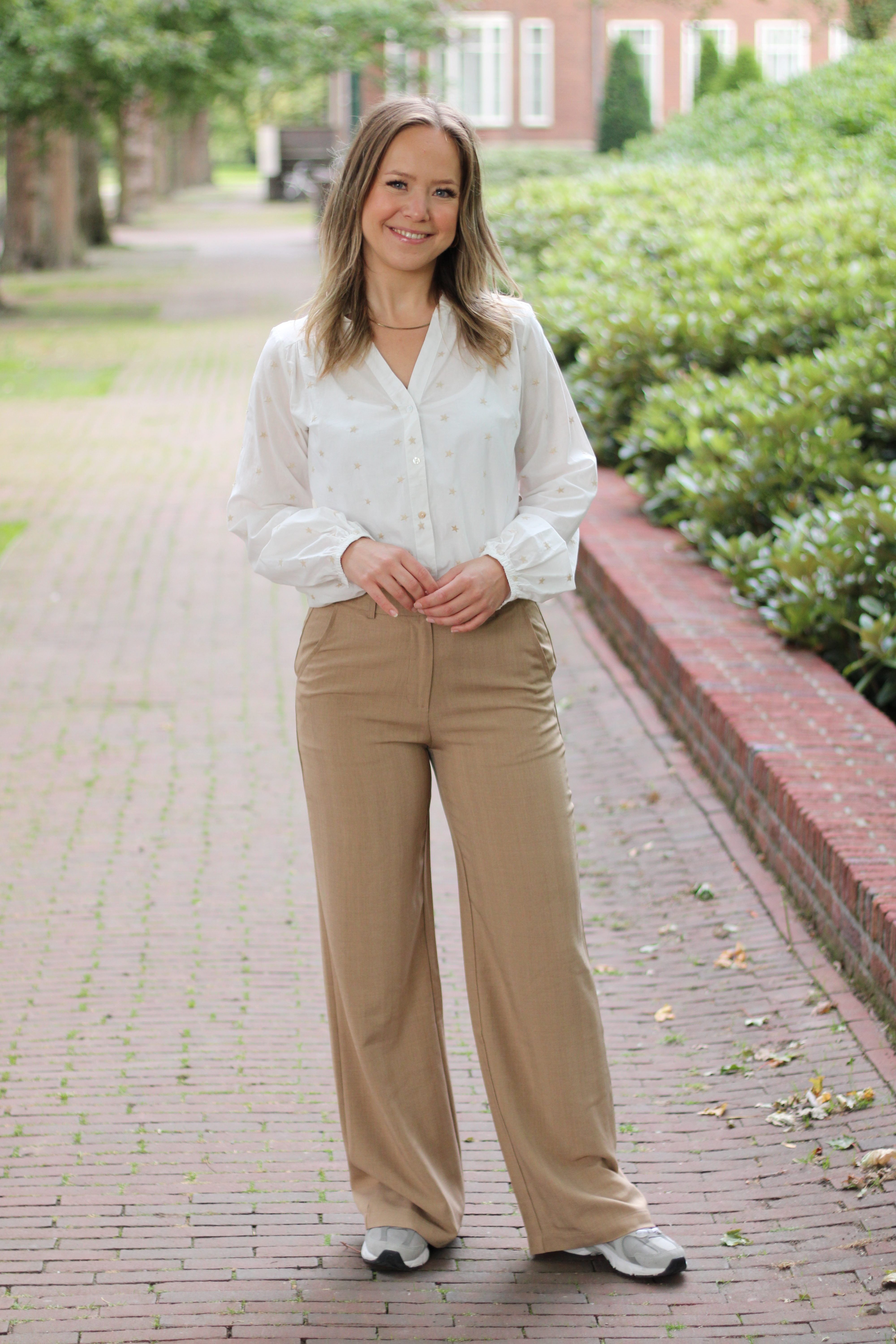 C&S The Label - Lizzy Blouse - Off White/Sand
