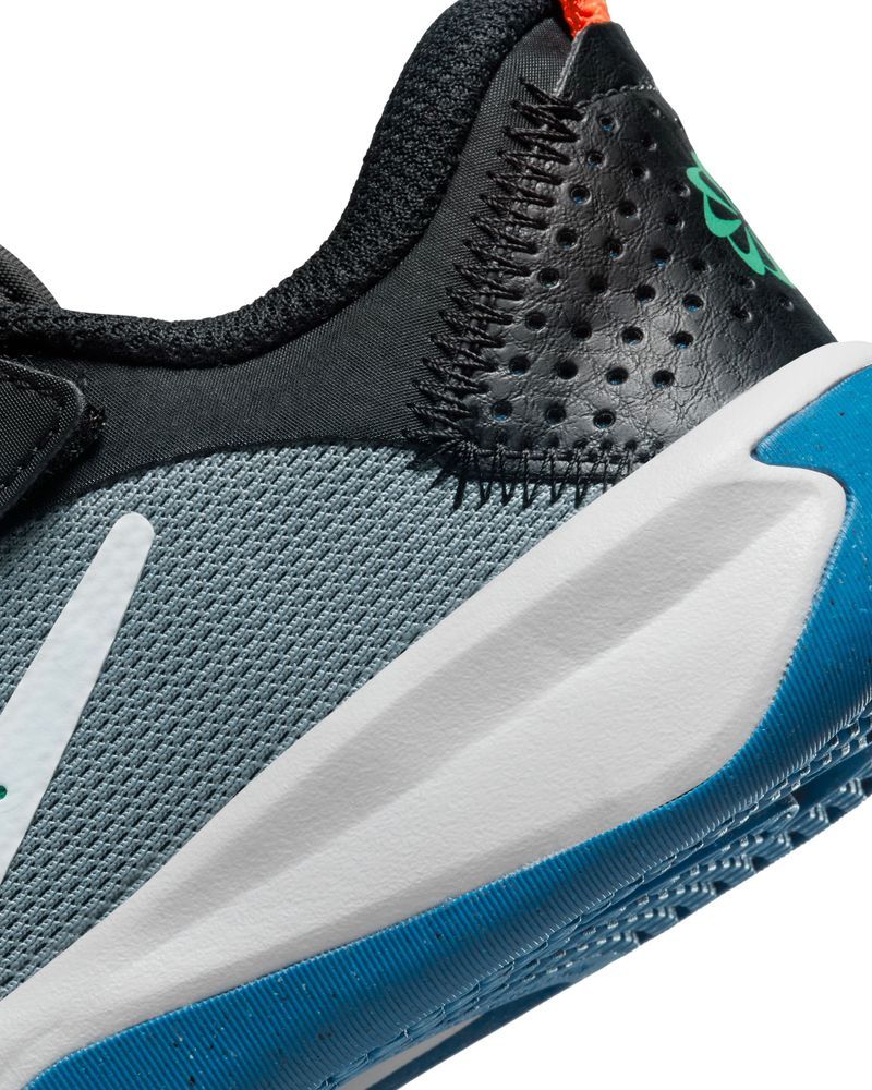 Chaussures Nike Omni Multi-Court Noir & Gris pour enfant