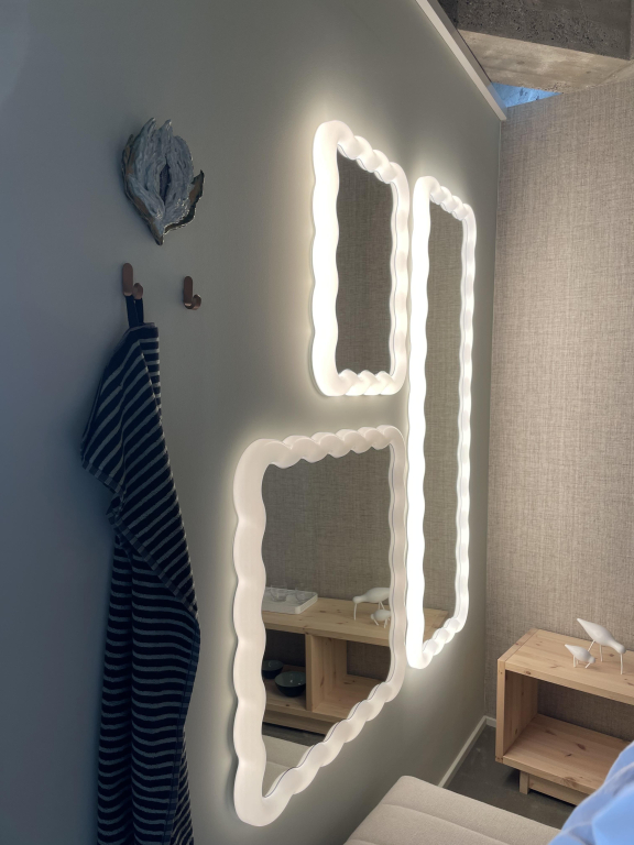 Normann Copenhagen Illu spiegel met LED verlichting 80x80