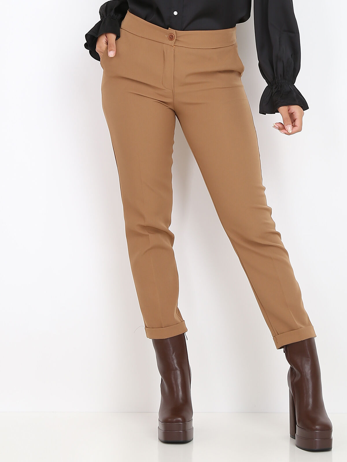 Pantalon à pinces avec ourlet- Camel