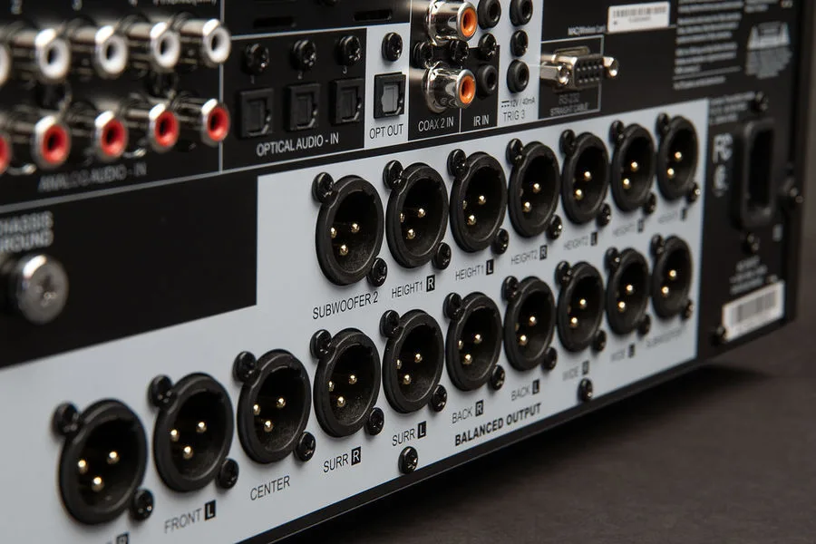 Anthem AVM 70 8K Préamplis home-cinéma