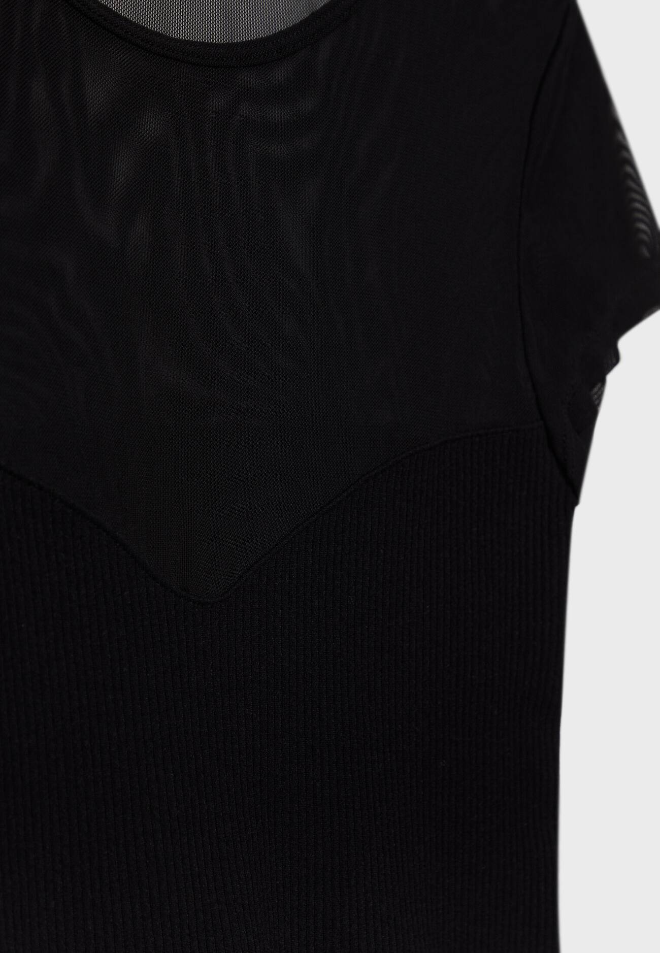 Camiseta sem costura com contraste