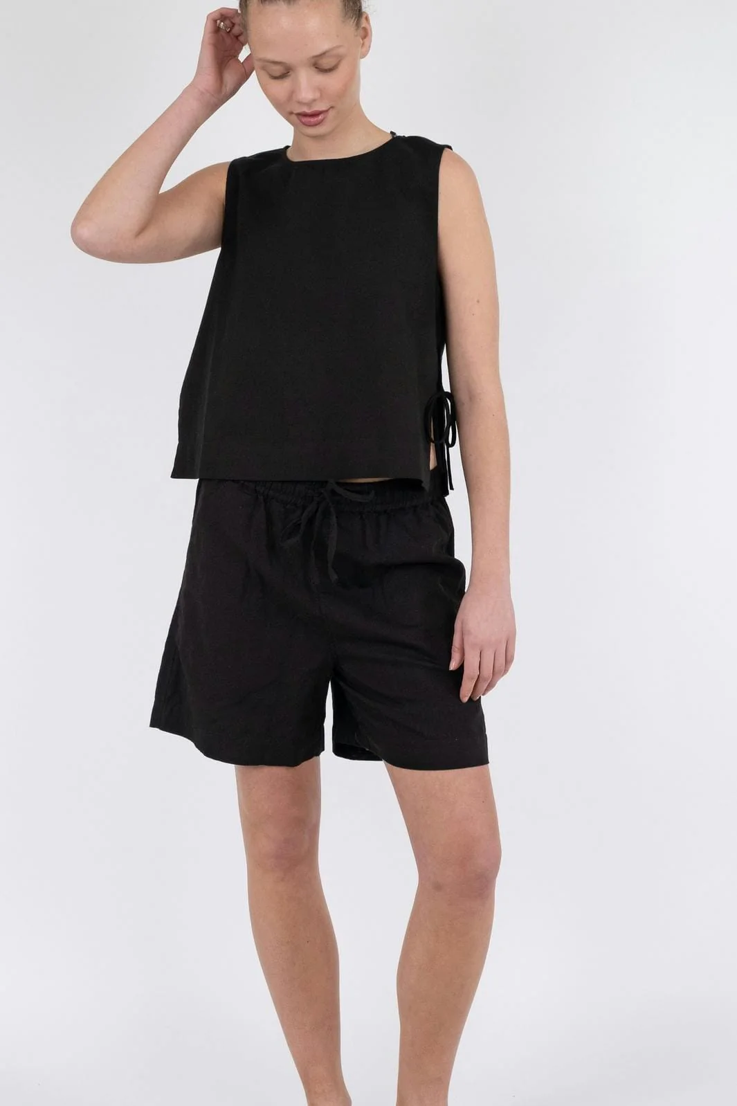 Neo Noir Svetlana Linen Top black