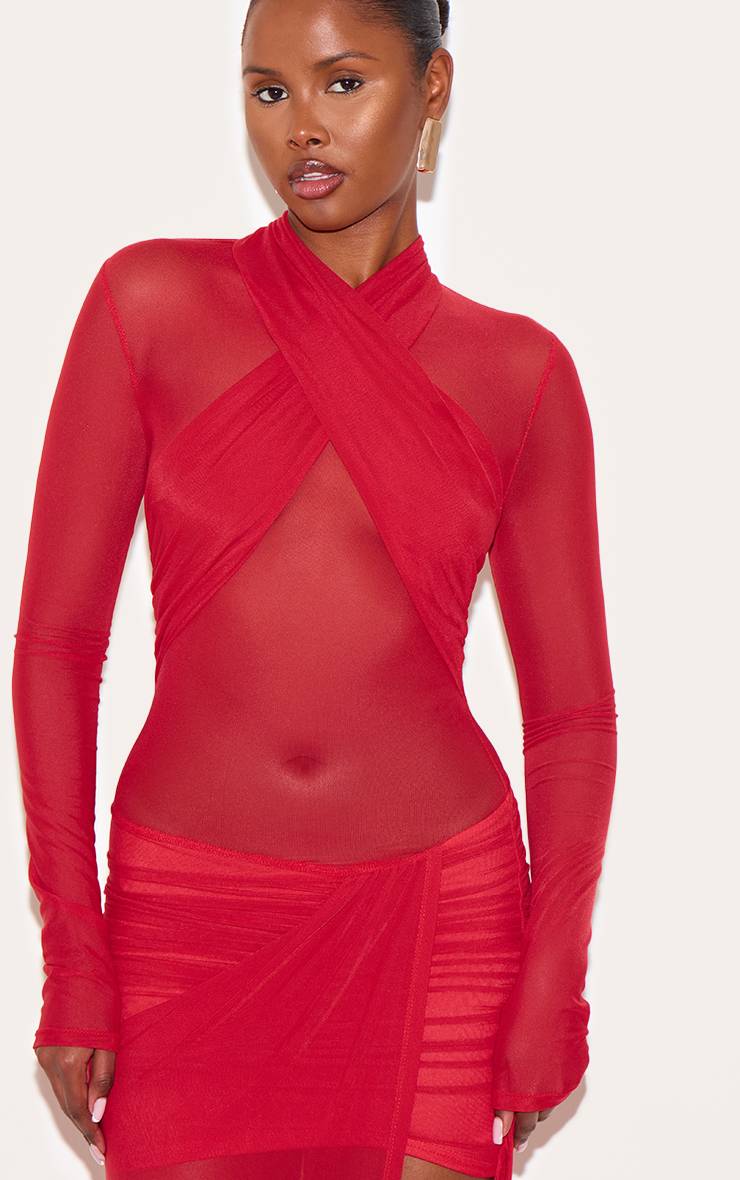 Rouge Robe Longue En Mesh Avec Détail Croisé Au Buste Et Jupe Froncée