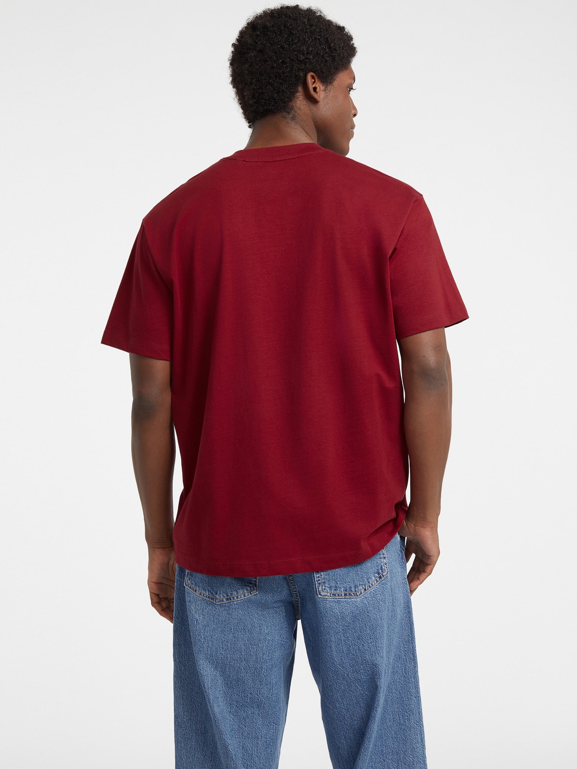 Camiseta com logo grande