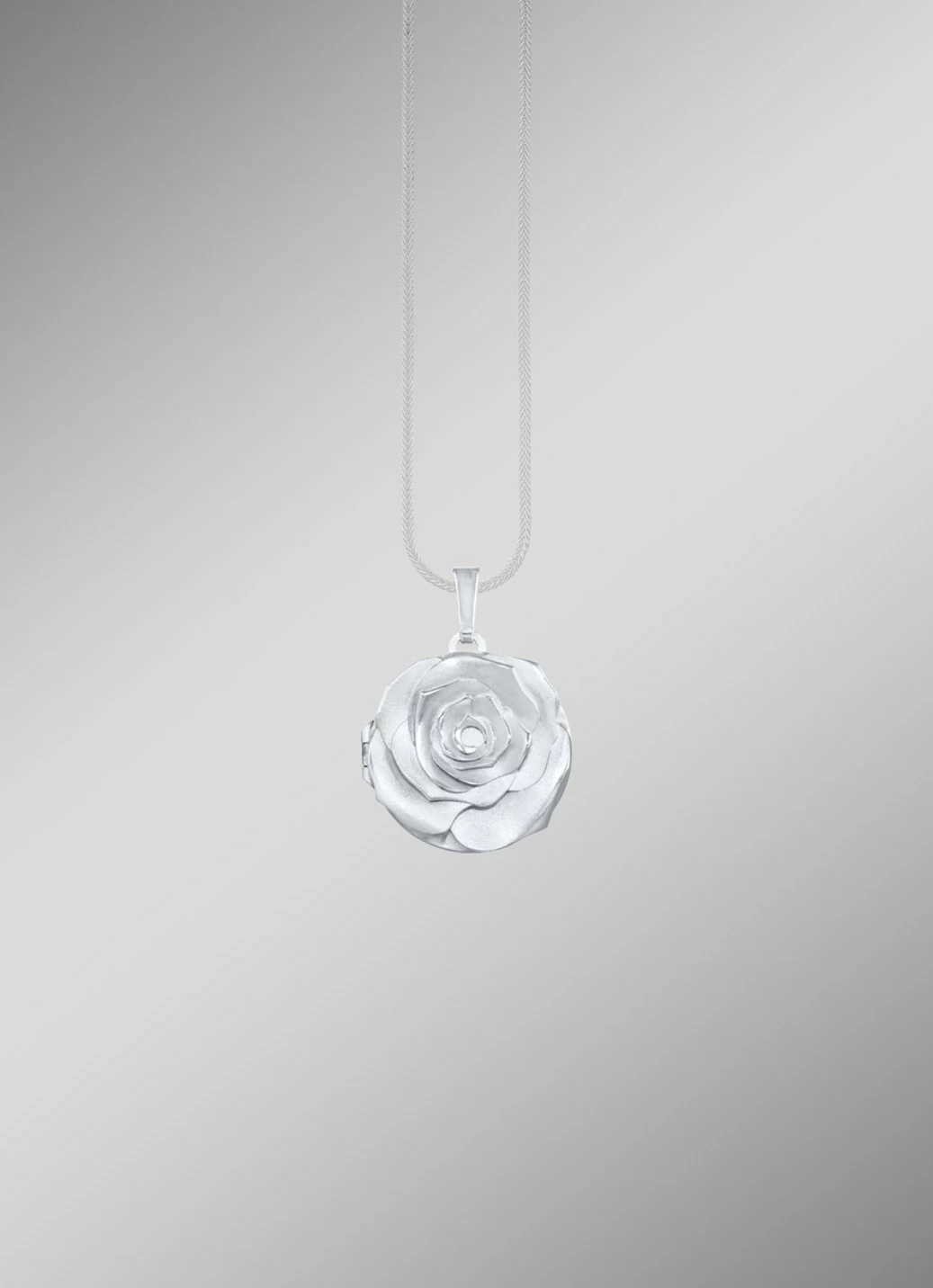 Medaillon im Rosen-Design