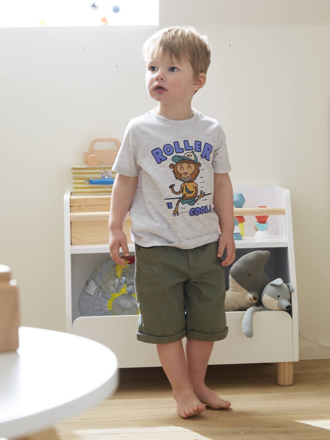 Camiseta infantil masculina com estampa divertida de animais, cinza mesclado.
