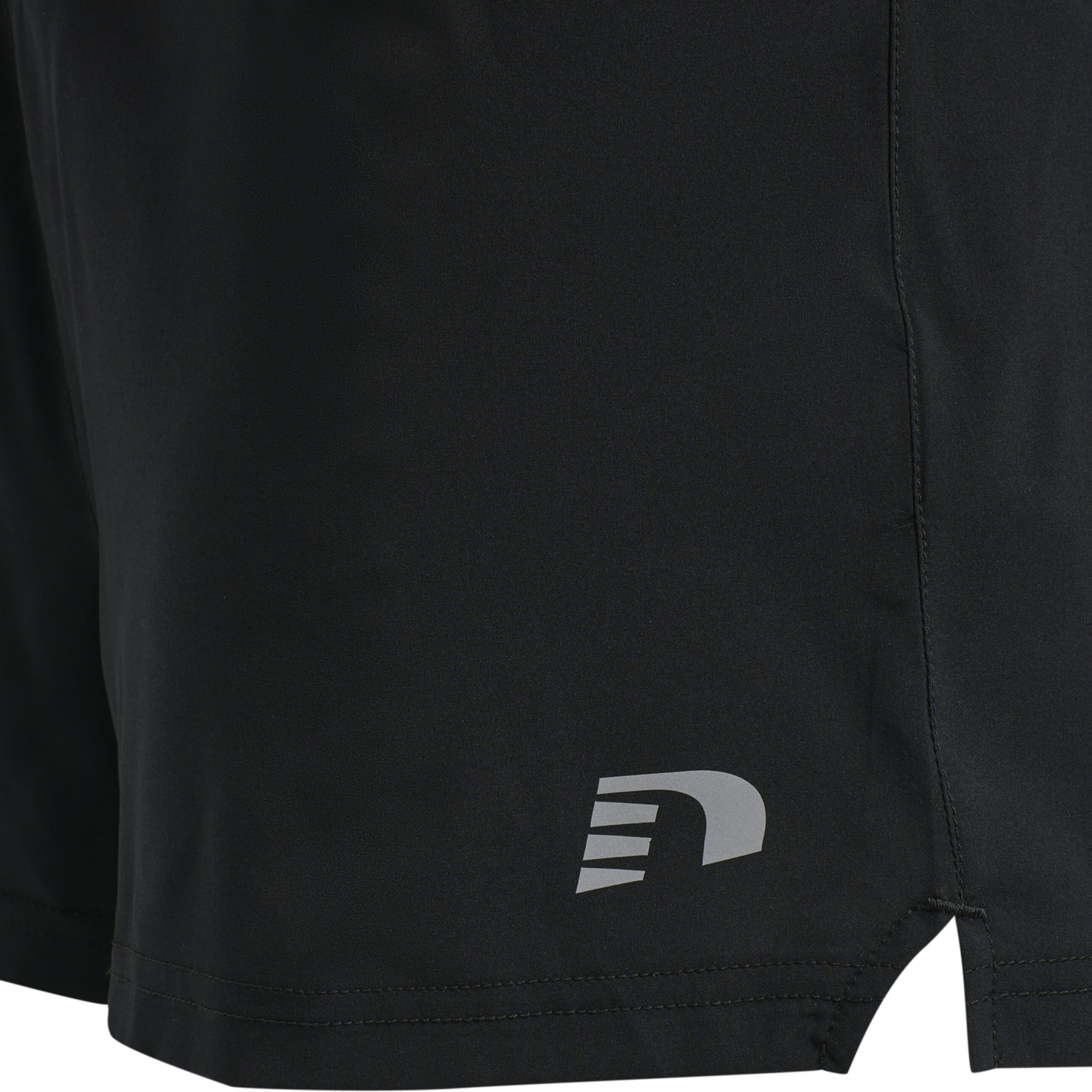 WOMEN CORE RUNNING SHORTS