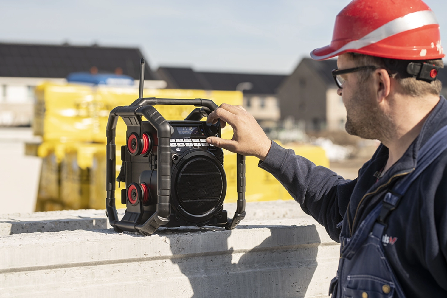 PerfectPro TP3 Bouwradio - FM RDS - DAB  - Bluetooth - aux in - werkt op stroom & batterij