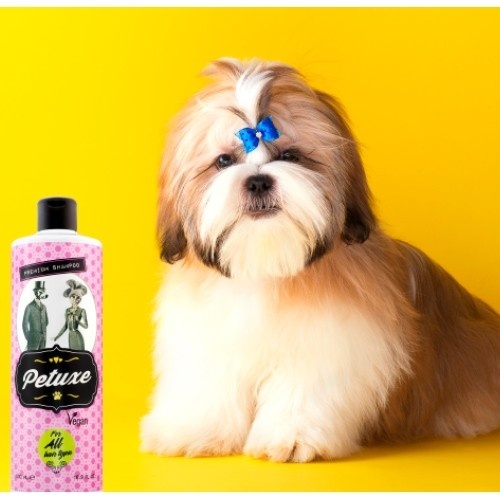 Shampoo vegano Petuxe para cães e gatos.