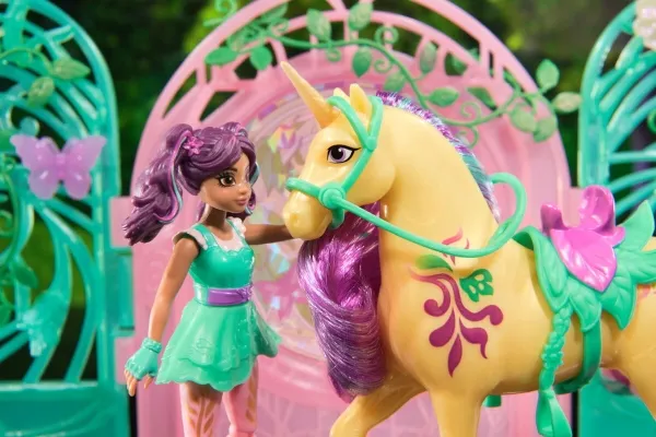 Unicorn Academy Ava & Leaf Stall Playset