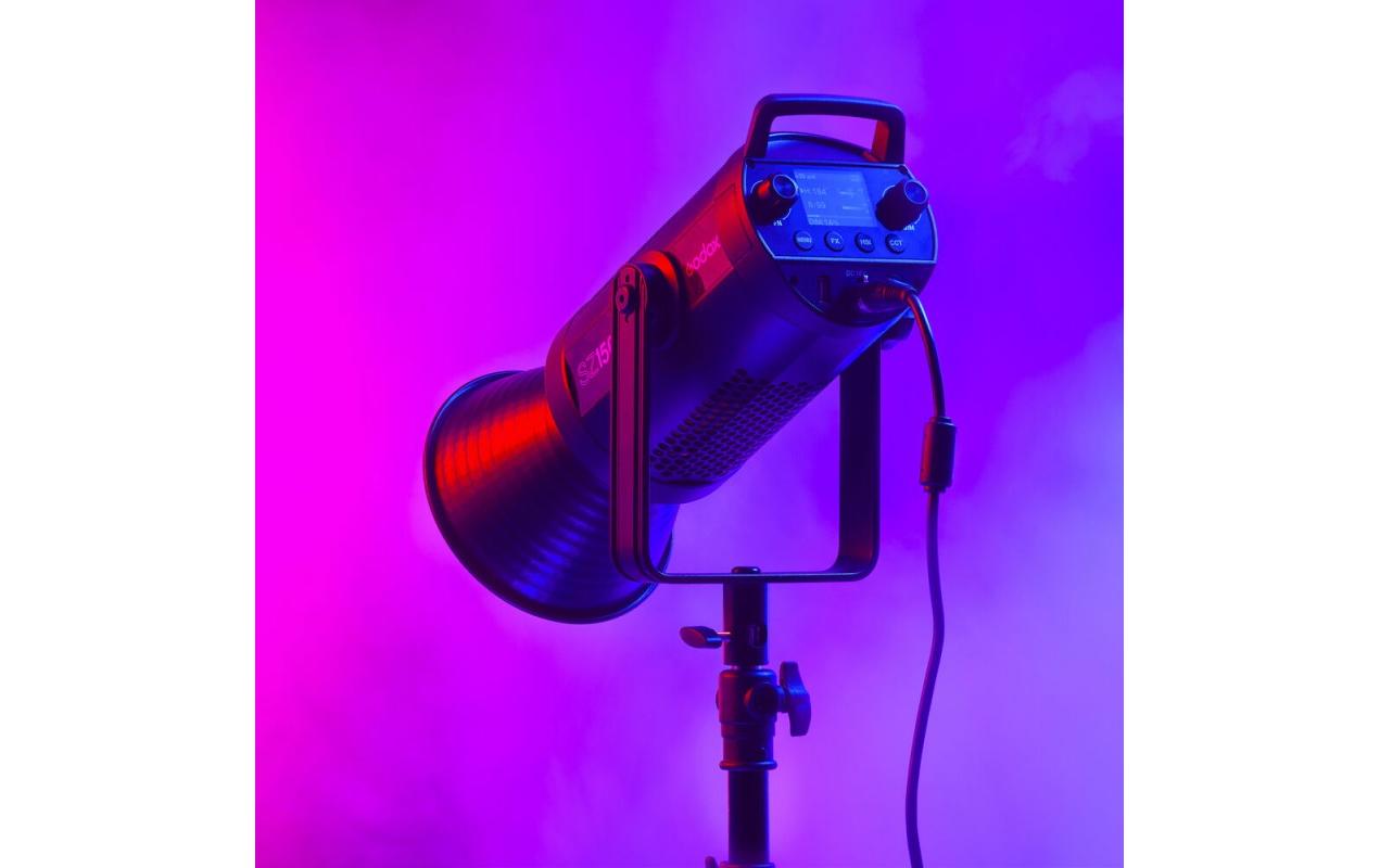 SZ150R RGB LED Licht Bi-Color Zoombar<br>Leistungsstarke RGB- und Bi-Color-LED-Videoleuchte mit Zoomfunktion