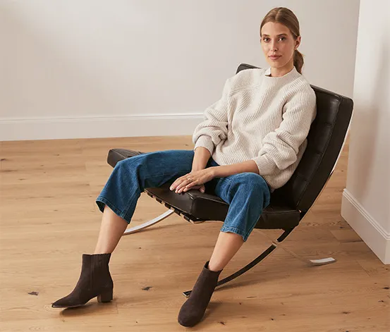 Stiefelette aus chromfrei gegerbtem Veloursleder
