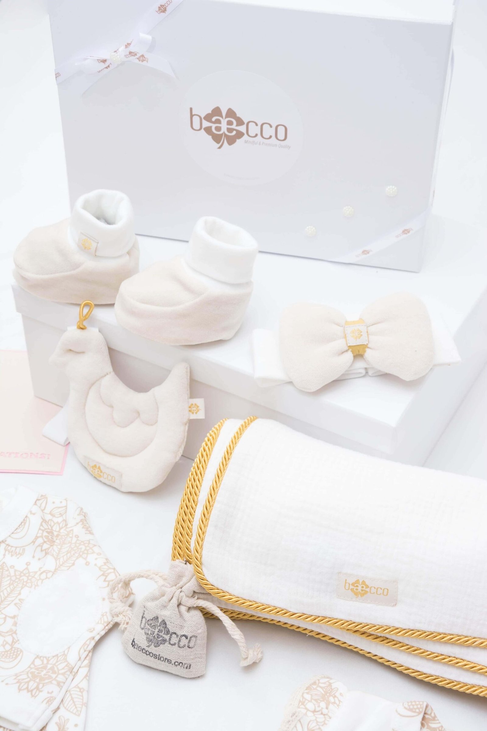 Buy Premium Quality Gift Box Baby Girl Medium | Baecco