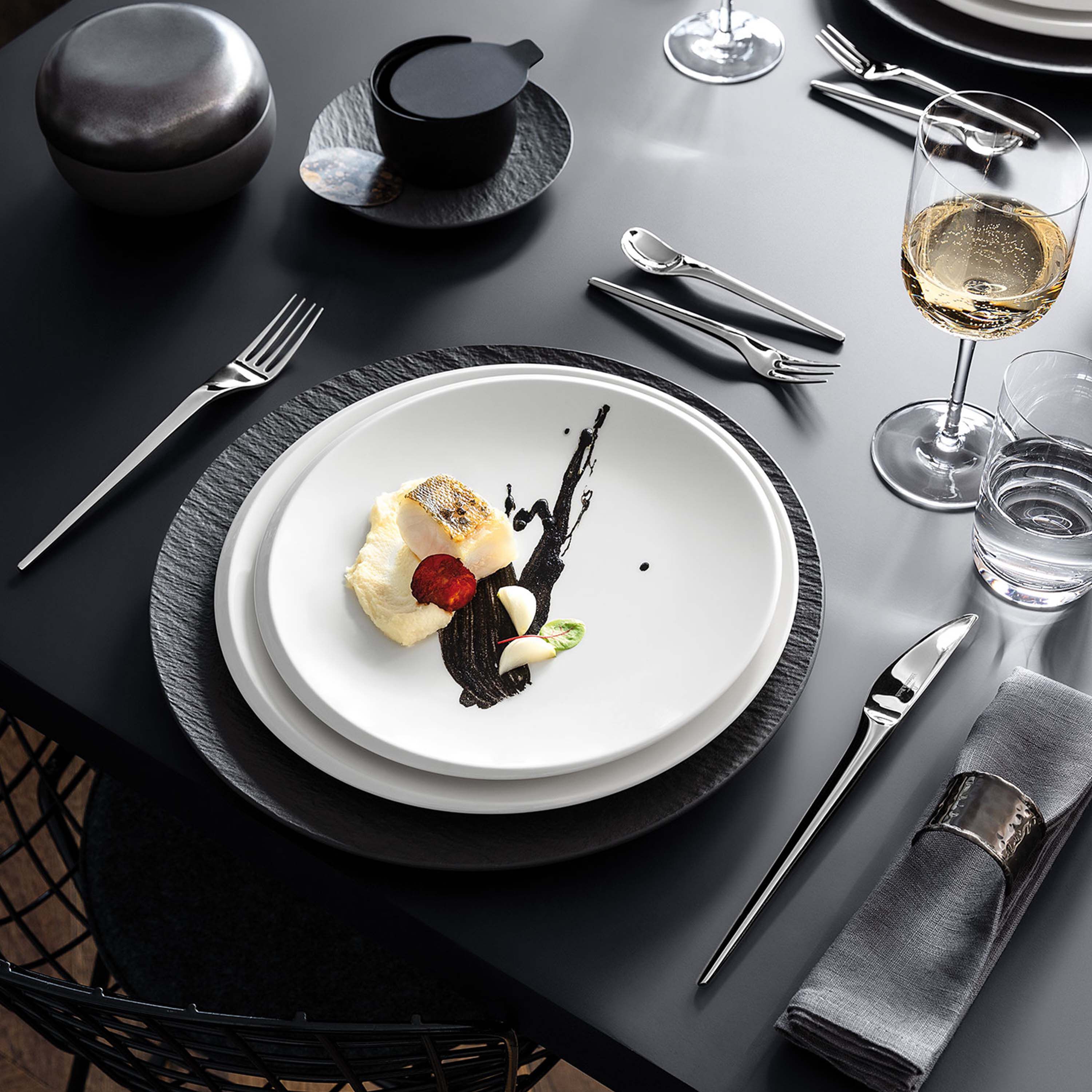 NewMoon Appetizer and dessert plate White, 9.6'', Premium Porcelain