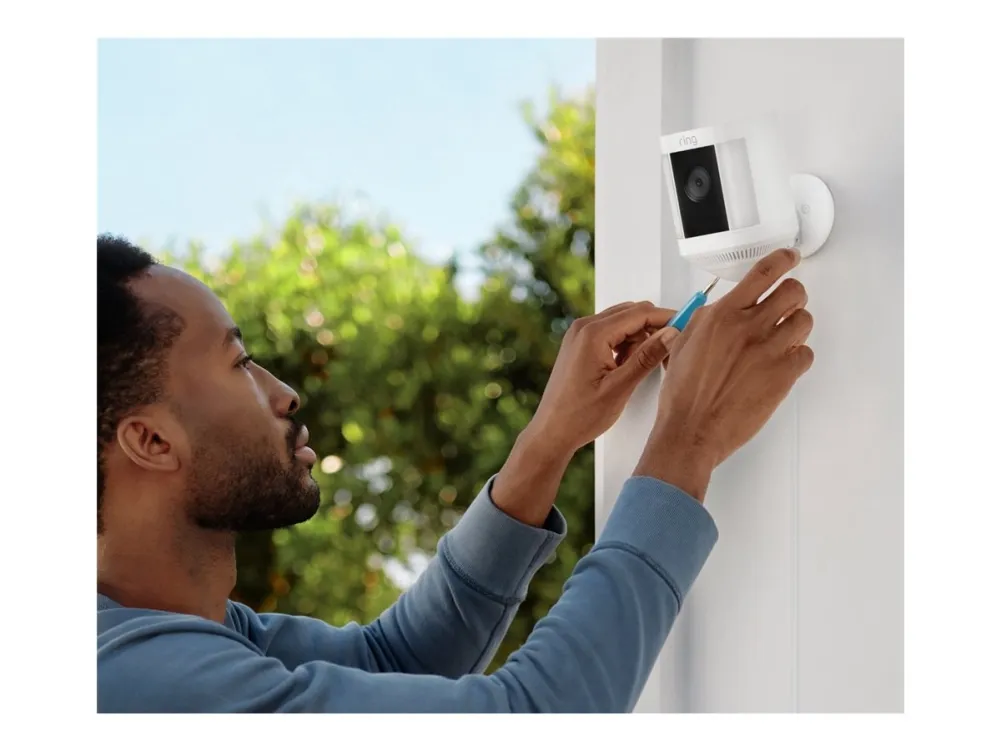Ring Spotlight Cam Plus Plug-In - Netværksovervågningskamera - udendørs - vejrfast - farve (Dag/nat) - 1080p - audio - trådløs - WiFi