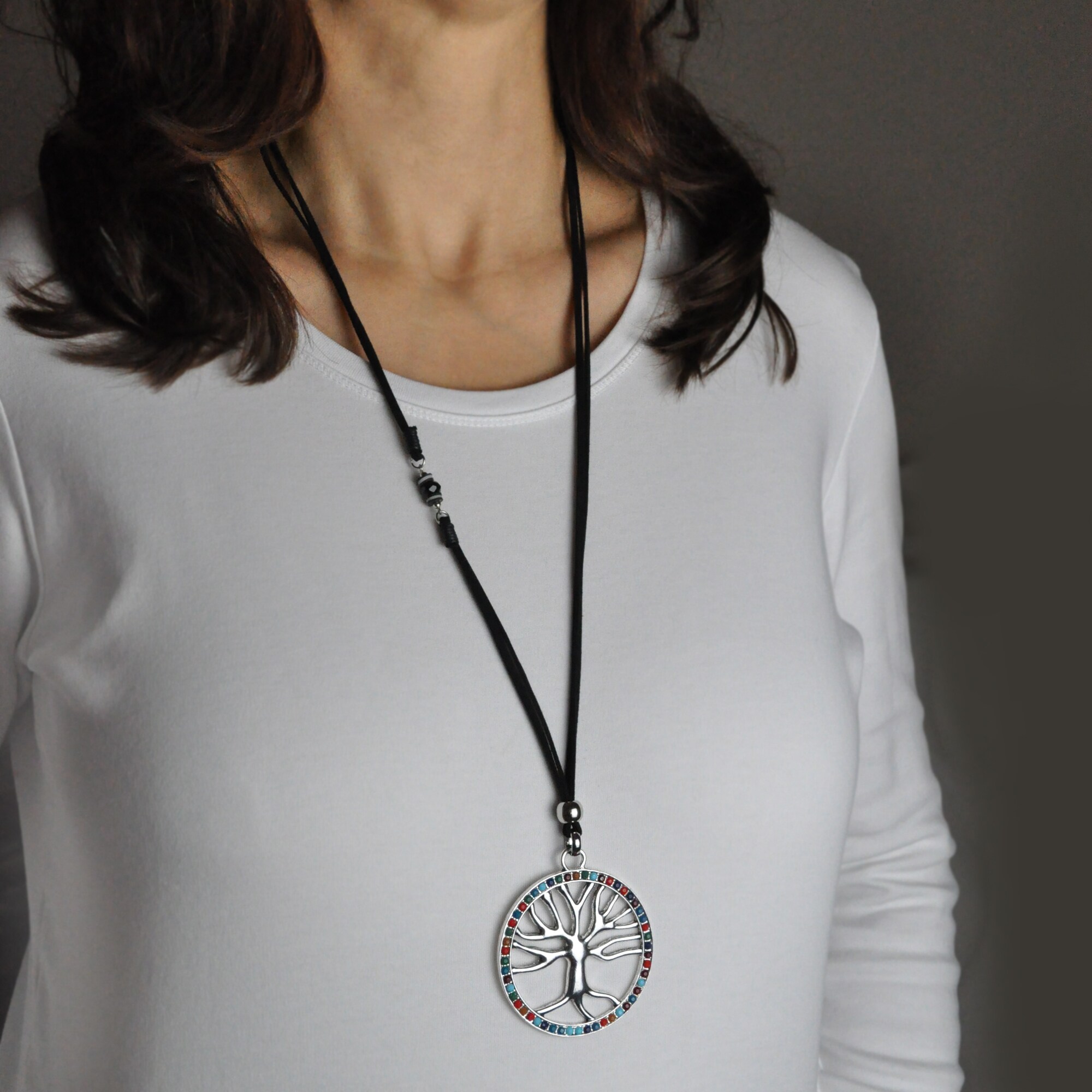 Steuer Modeschmuck Kette Lebensbaum mit bunter Zierde an schwarzem Veloursband