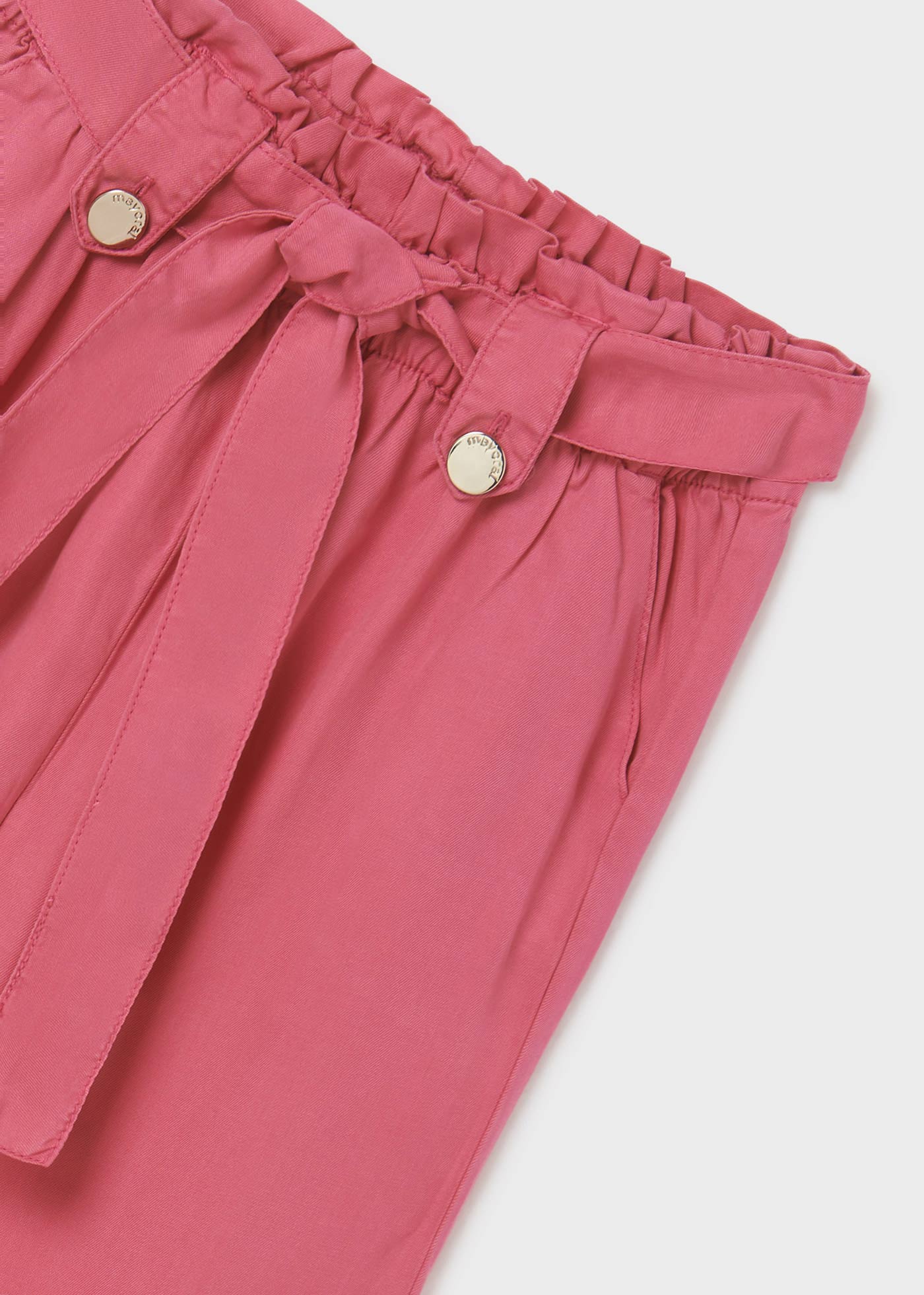 Calça cropped feminina em TENCEL™ Lyocell com amarração