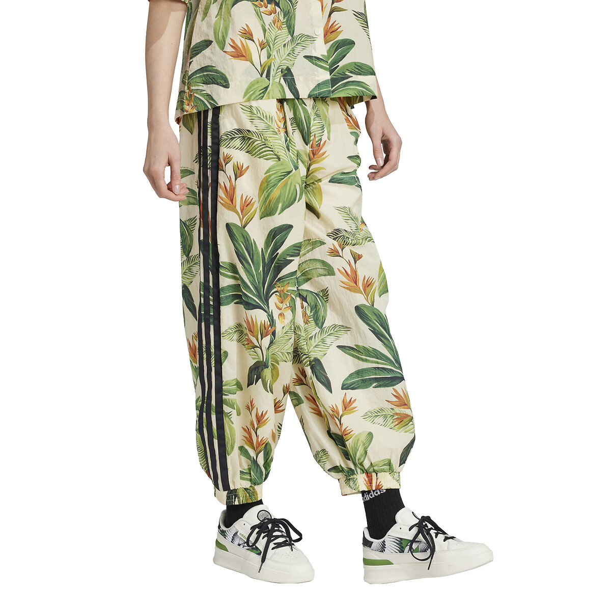 ADIDAS ROUPAS ESPORTIVAS<br>Calças largas estampadas FARM RIO