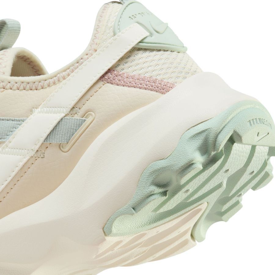 Nike Chaussures TC 7900 - Beige/Blanc Femme