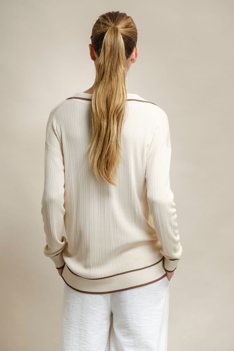 CAMISOLA DE MALHA COM GOLA DE POLO