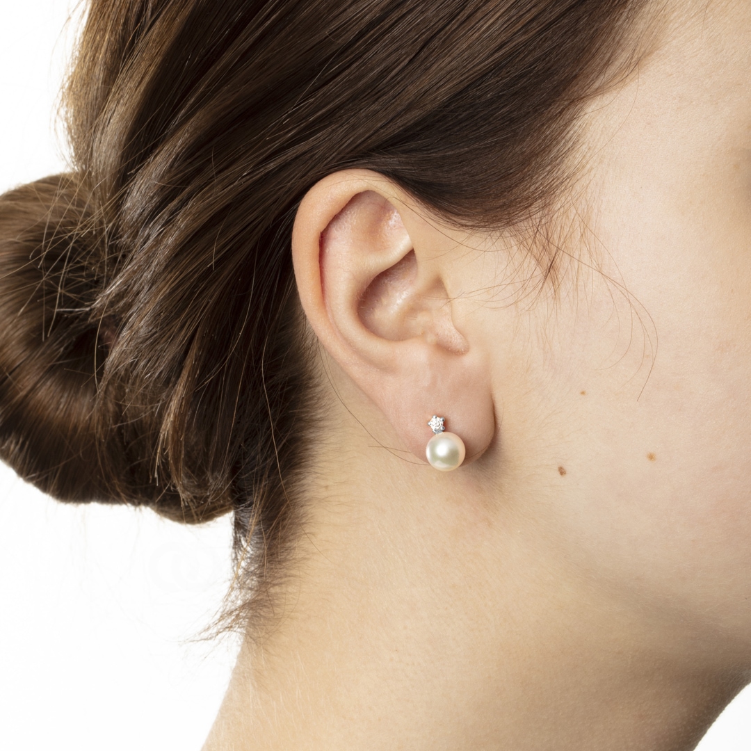 Ohrstecker 750/18 K Weissgold mit Akoya-Kulturperle & Diamanten 0.12ct W/Si