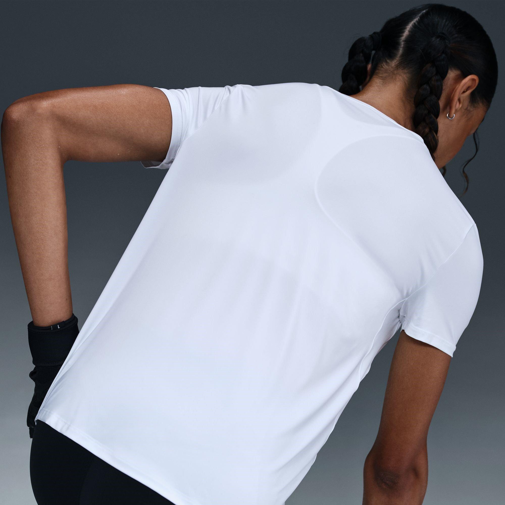 Nike Dri FIT One Womens Standard Fit Short Sleeve Top