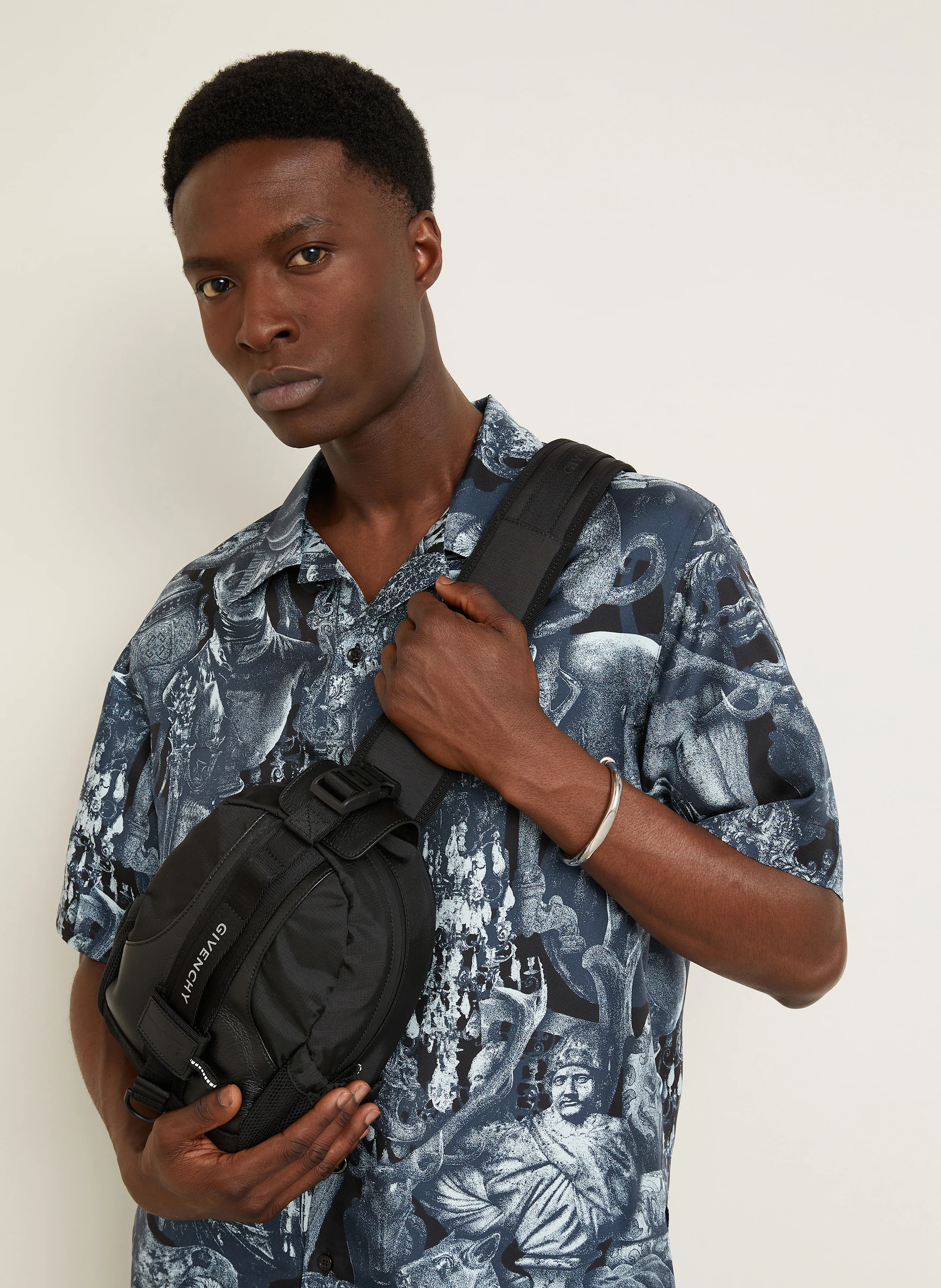 GIVENCHY Umhängetasche G-TRAIL