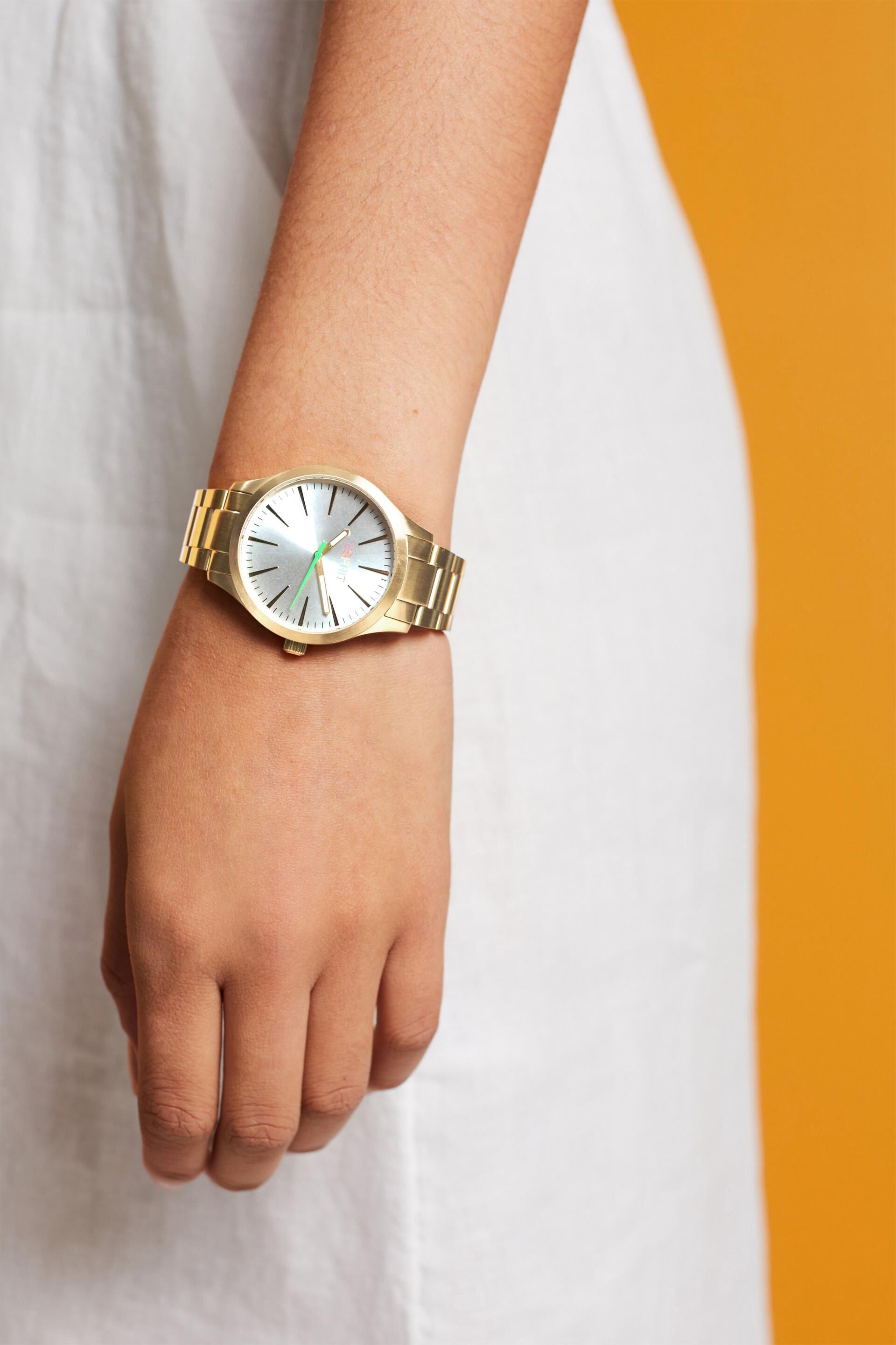 Montre en acier inoxydable ornée d’un logo arc-en-ciel