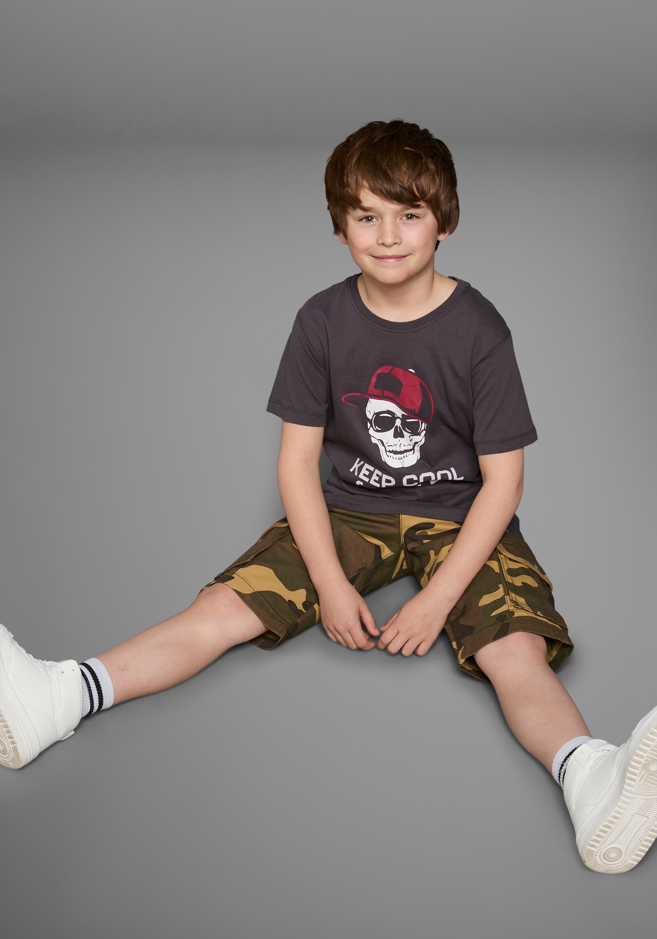 KIDSWORLD T-Shirt »Mit Sprüche-Print: KEEP COOL...«, kurzärmelig,  basic geschnitten,  Rundhalsausschnitt,  aus Baumwolle