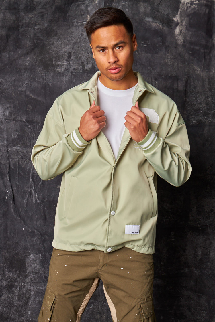 Veste vert clair brodée 