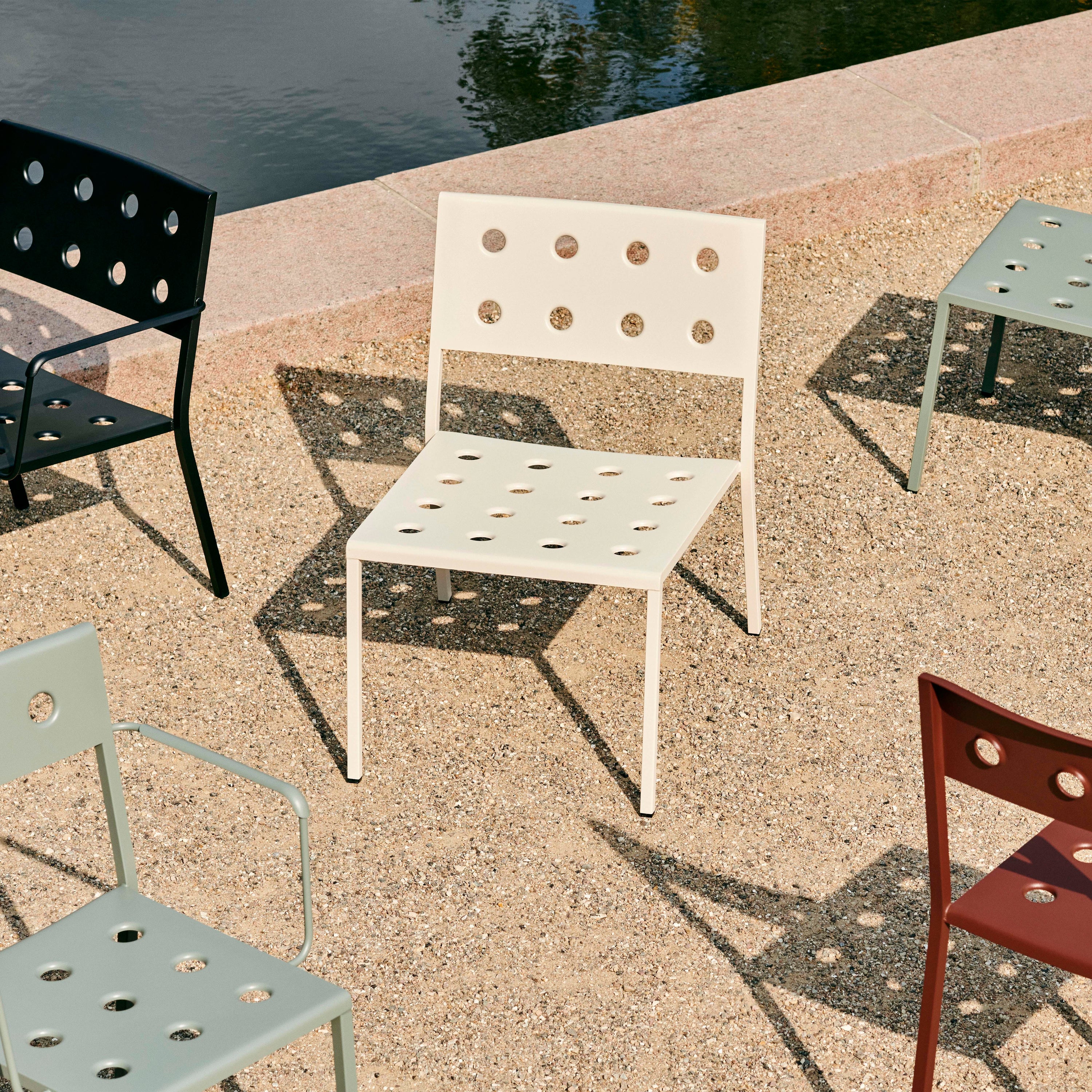 HAY Balcony Lounge Armstoel - Chalk beige