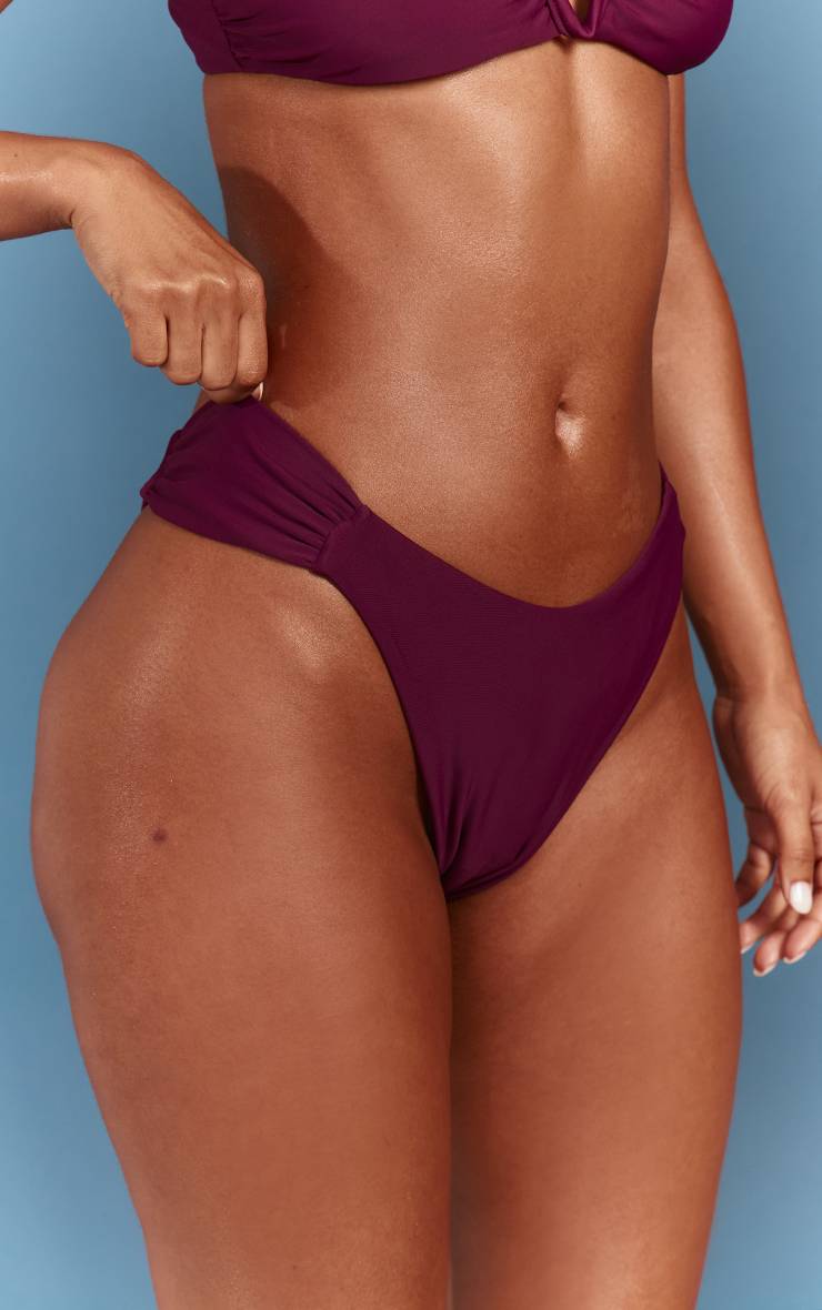 Violet Bas De Bikini Tanga À Larges Bretelles