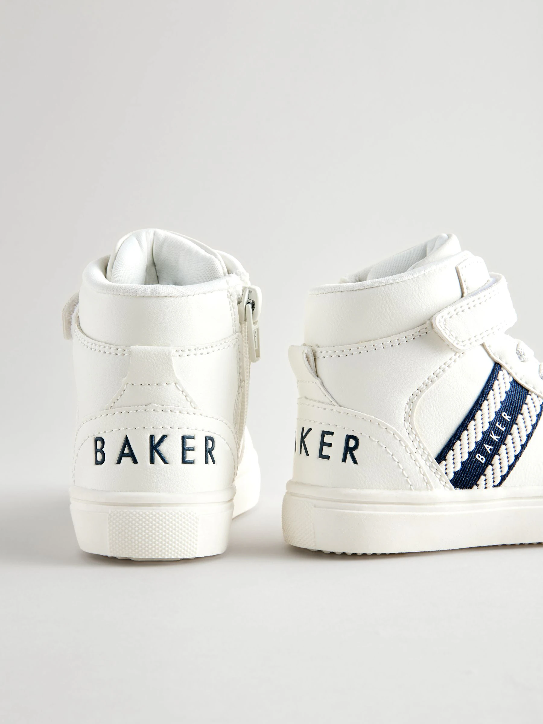 Baker by Ted Baker witte hoge jongenssneakers met geweven merkband