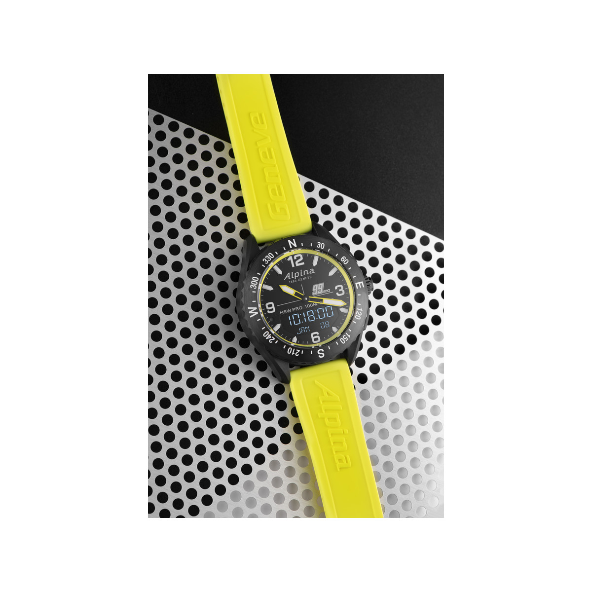 Montre d'occasion Alpina Startimer x Balance  homme acier bracelet caoutchouc jaune. Edition spéciale Michael Goulian