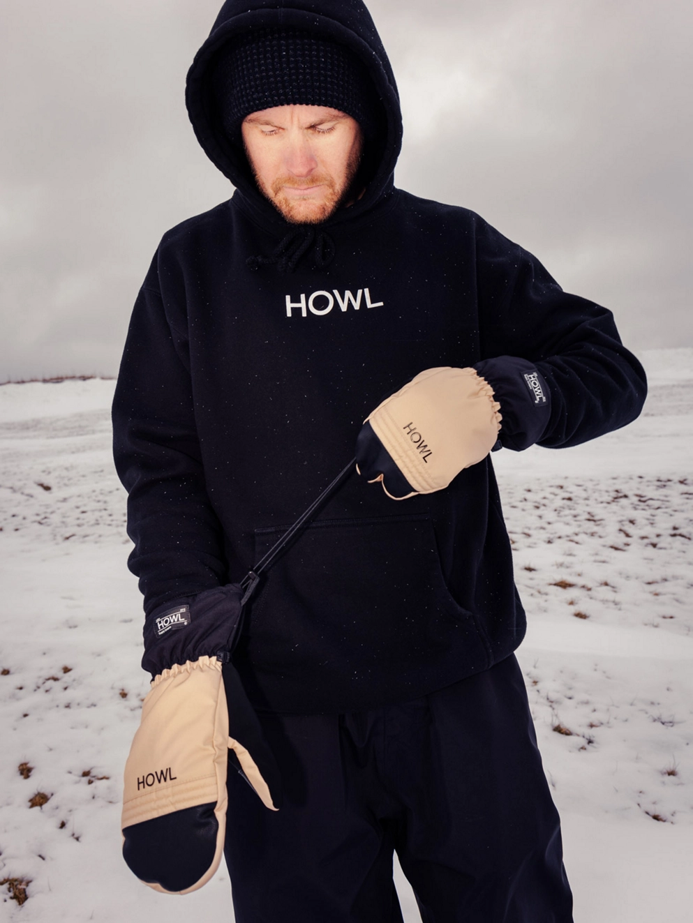 Howl Team Mittens beige
