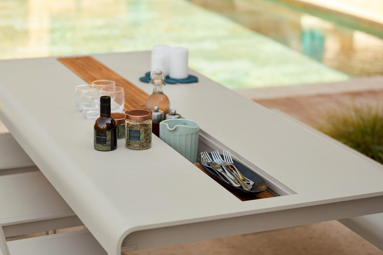 Fermob Bellevie tuintafel 196x90 met opbergruimte Nutmeg