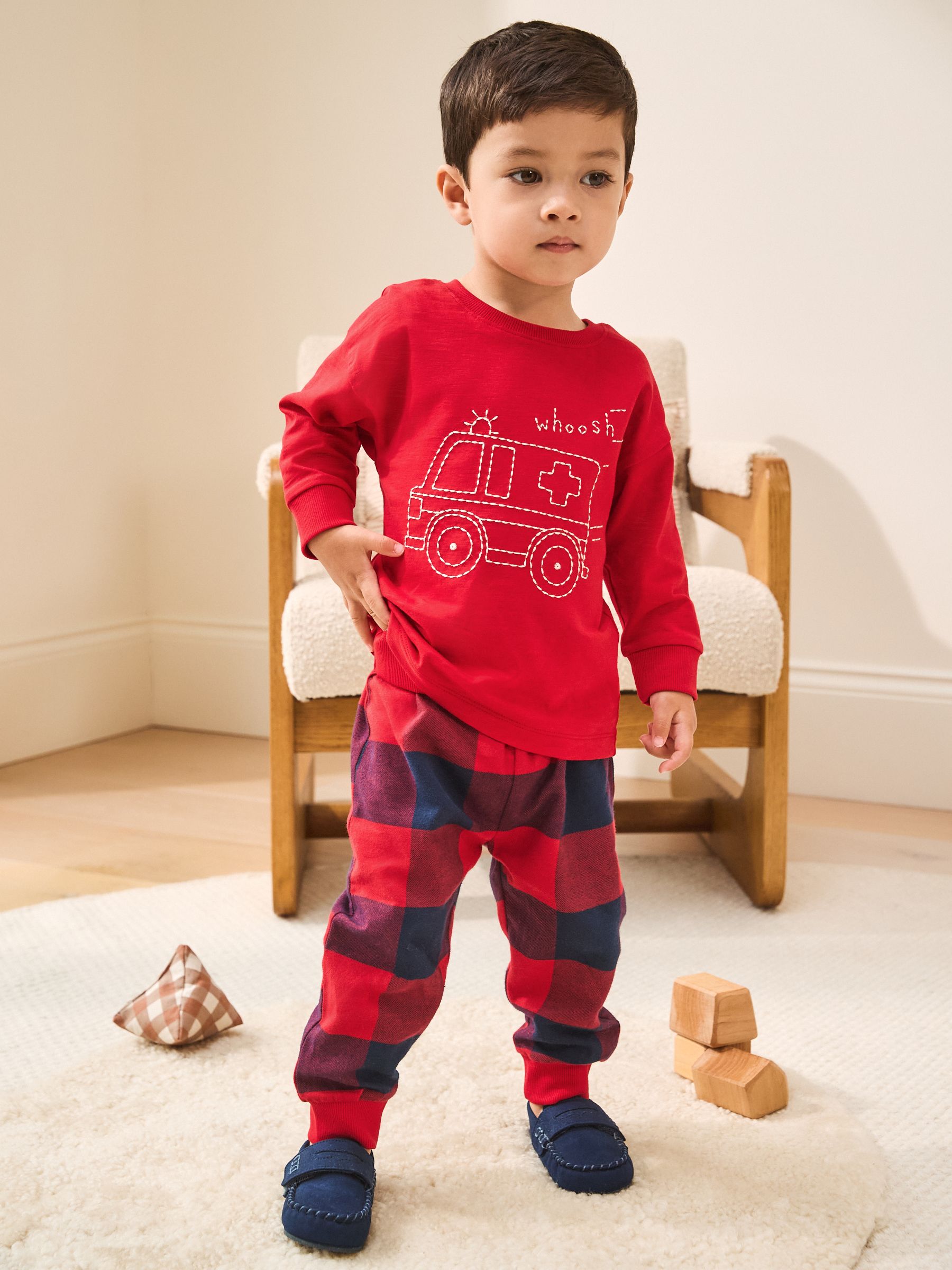 Rood/Marineblauw Ruit brandweerauto - Single Woven Pyjamas (12mths-7yrs)