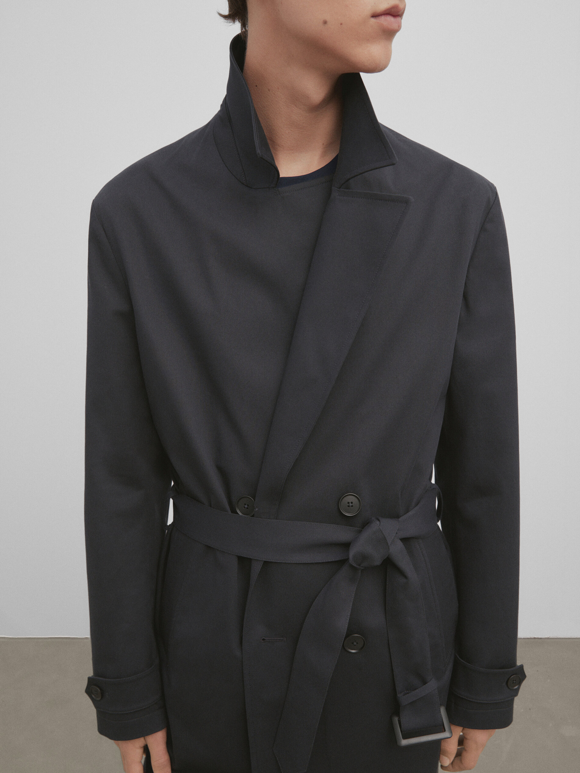 Chaqueta trench cruzada cinturón -Studio - AZUL MARINO