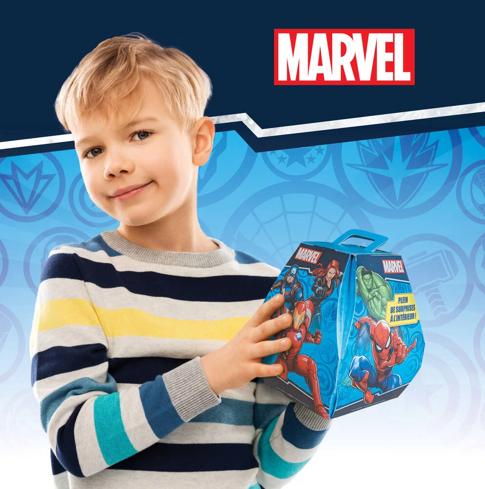 MARVEL BOITE SURPRISE AVEC FIGURINES STICKERS ET POSTER