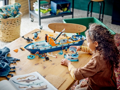 LEGO Poolonderzoeksschip (60368)