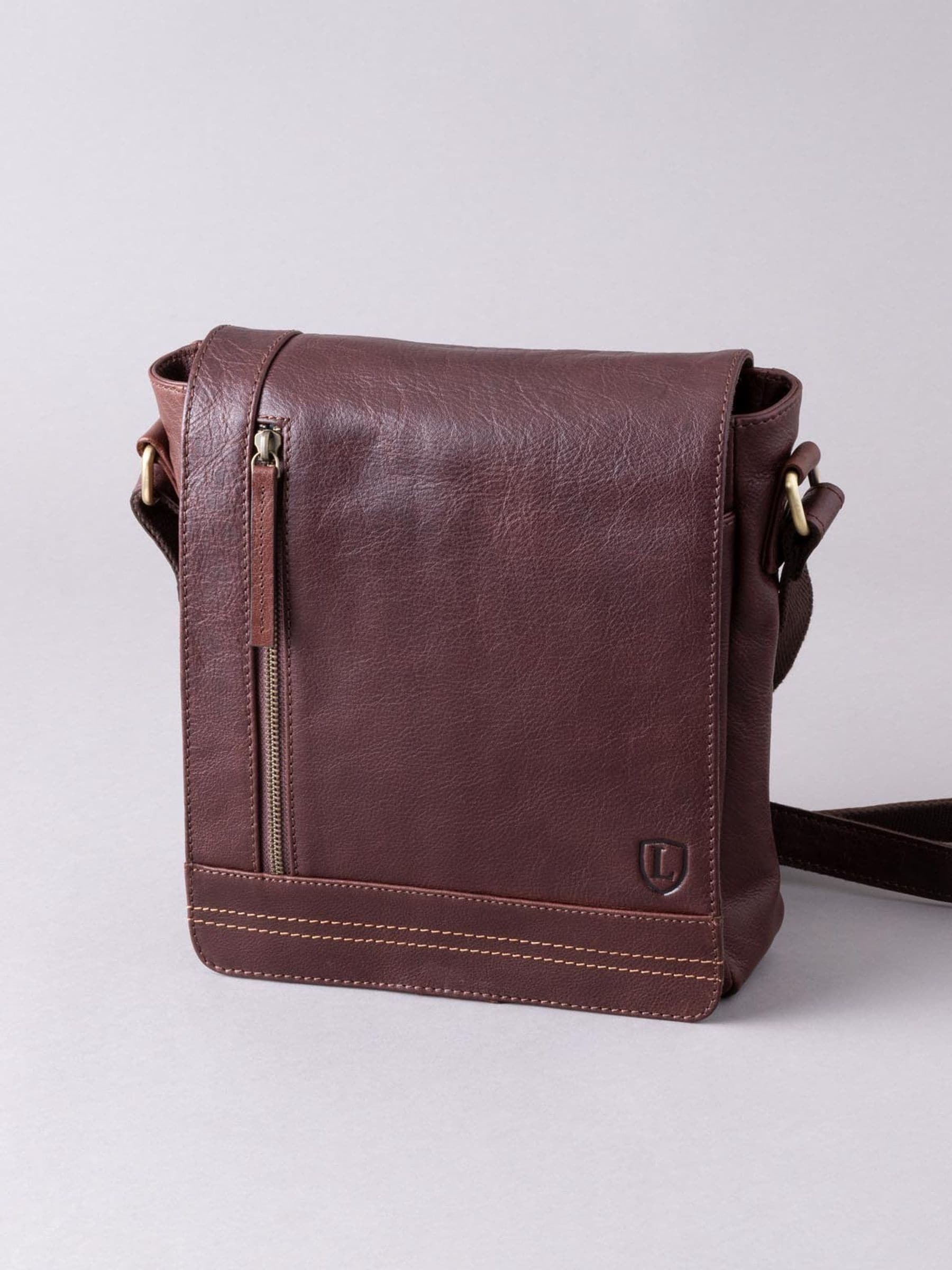 Bruin - Lakeland Leather Keswick messenger bag, medium