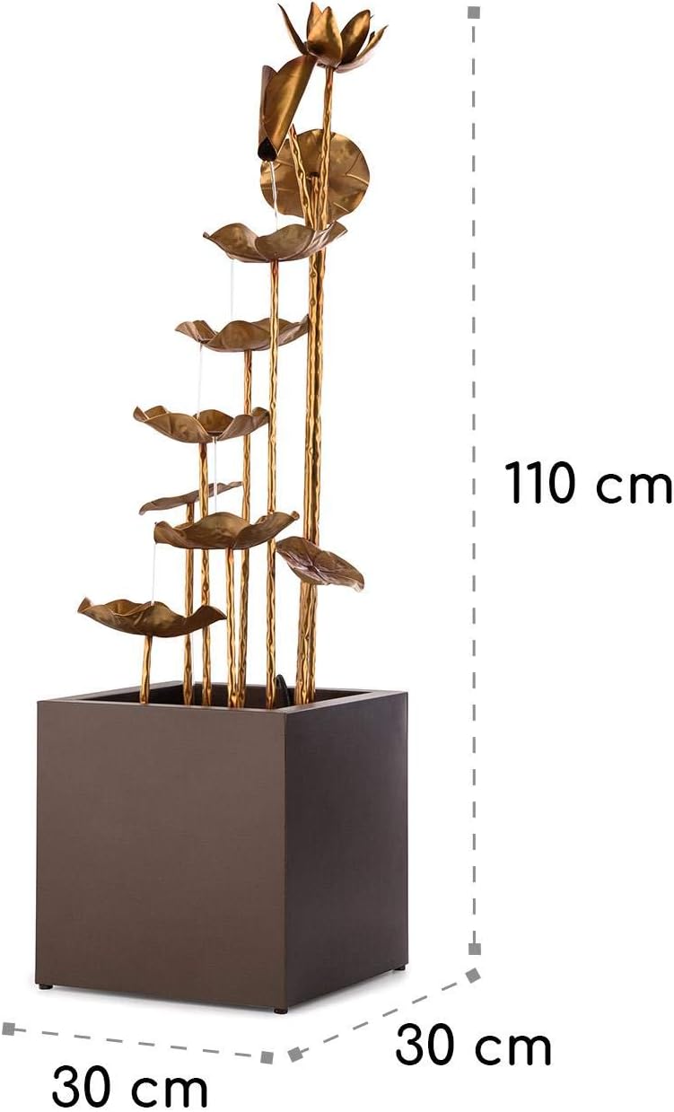blumfeldt Golden Orchid Gartenbrunnen - stetiger Wasserumlauf mit Loopflow Concept, Pumpe mit 5 Watt, 7 kg, Schutzart: IPX8, Material: Zinkmetall, für drinnen und draußen, Messing-Optik