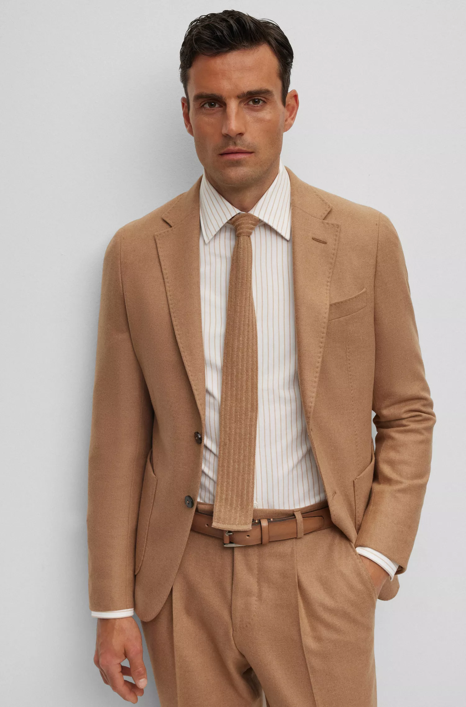 Terno BOSS Camel Slim-fit em lã cor de camelo com elastano