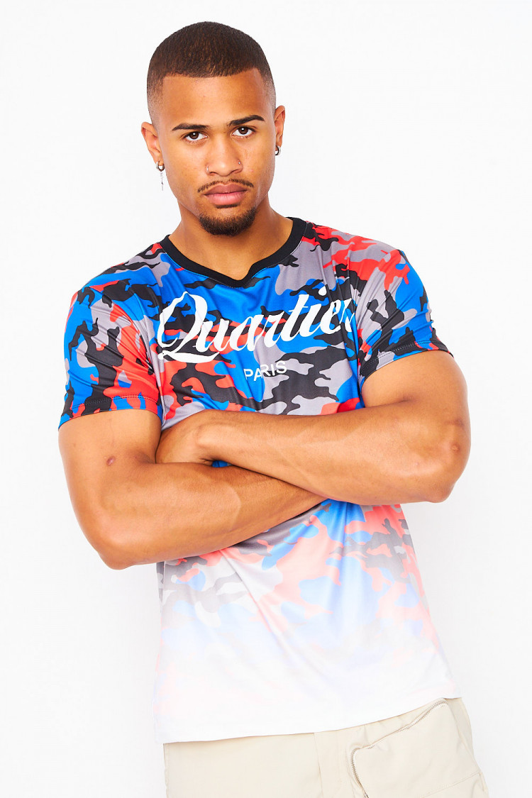 T-shirt gris imprimé camouflage 